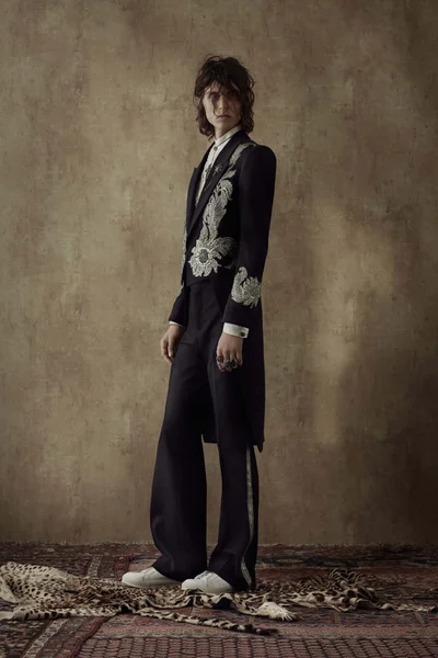 Look 25
